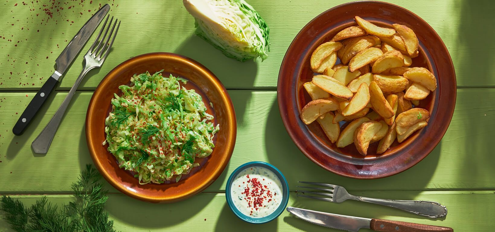 AVIKO Pati Parts з салатом з молодою капустою та гірчично-кроповою заправкою