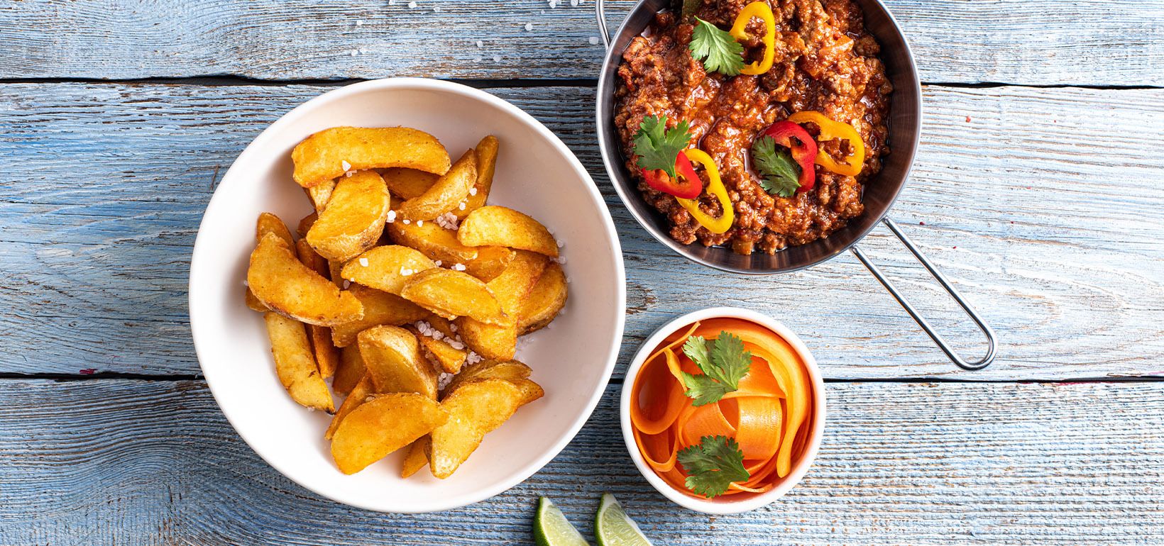 Перчена яловичина із салатом з моркви, лайма та коріандру, що подаються з пікантними Pati Parts Tex Mex